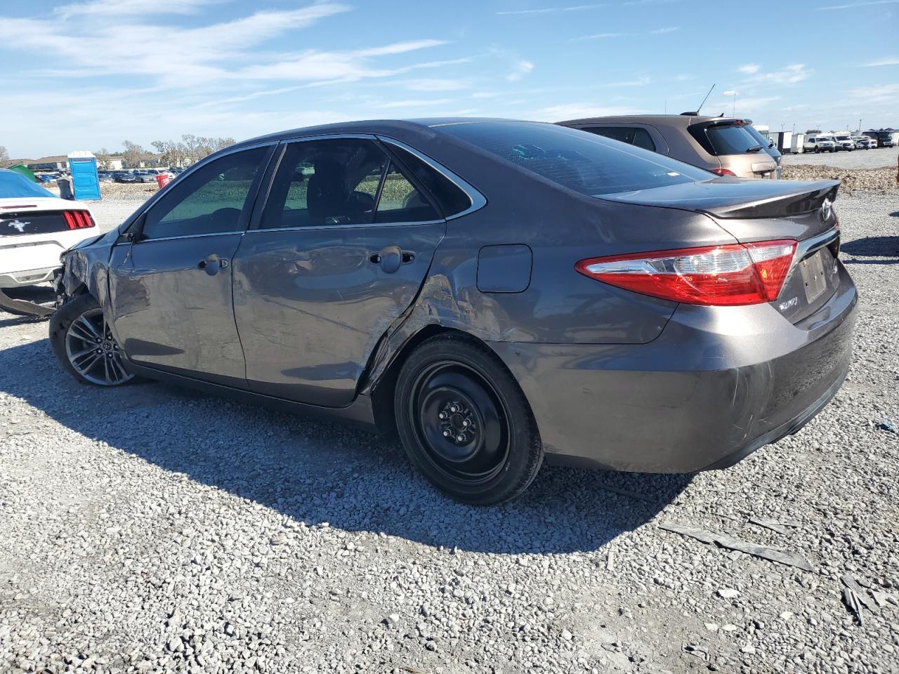 2015 TOYOTA CAMRY LE - Фото 2