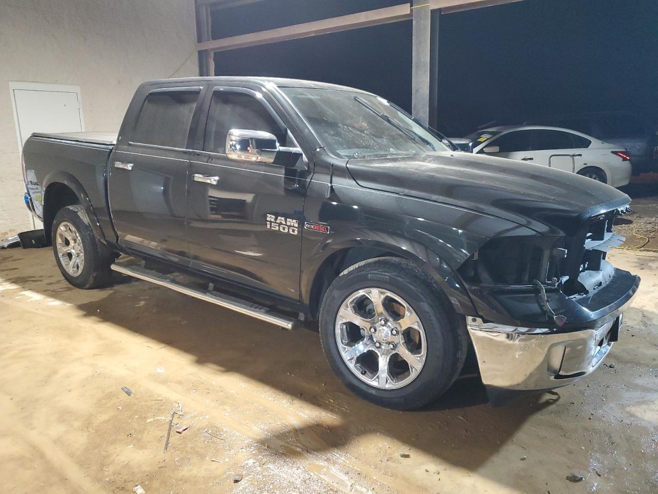 2017 RAM 1500 LARAM - Фото 4