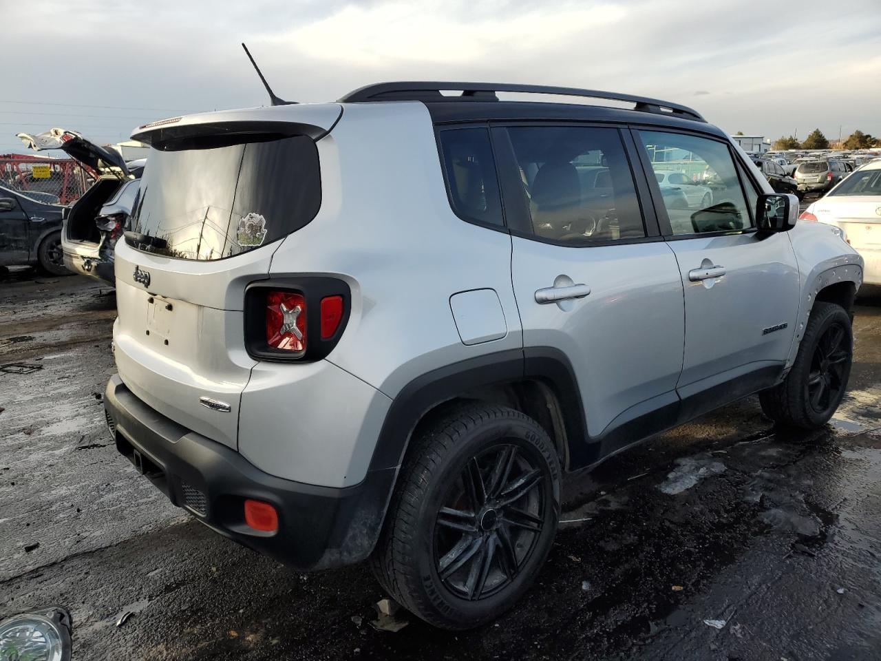 2016 JEEP RENEGADE L - Image 3