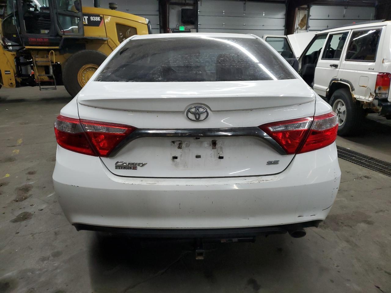 2015 TOYOTA CAMRY LE - Image 6