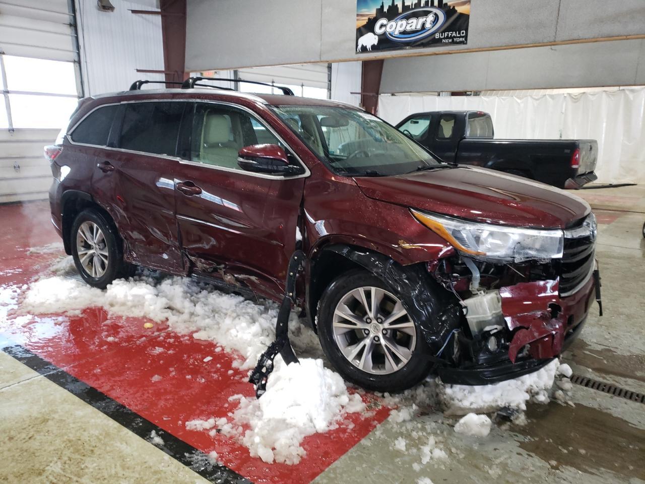 2015 TOYOTA HIGHLANDER - Image 4