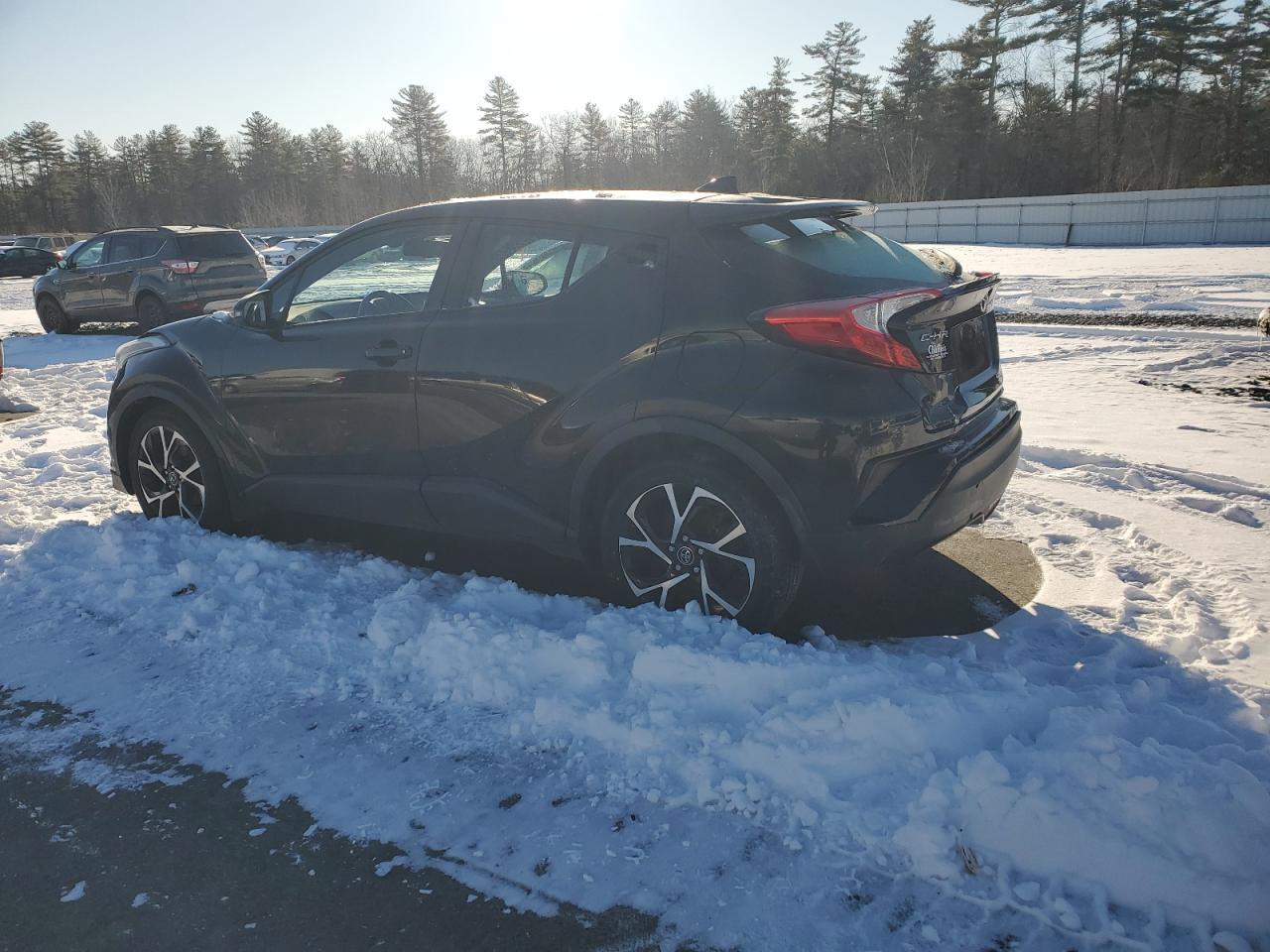 2018 TOYOTA C-HR XLE - Фото 2