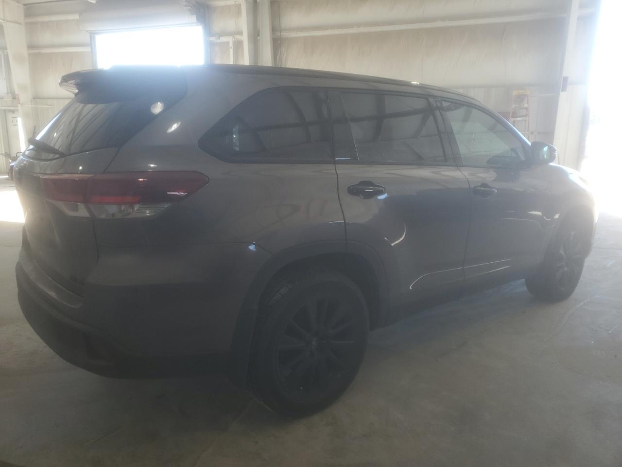 2019 TOYOTA HIGHLANDER - Фото 3