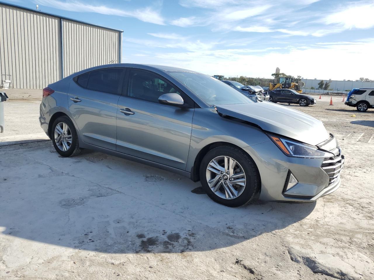 2019 HYUNDAI ELANTRA SE - Фото 4