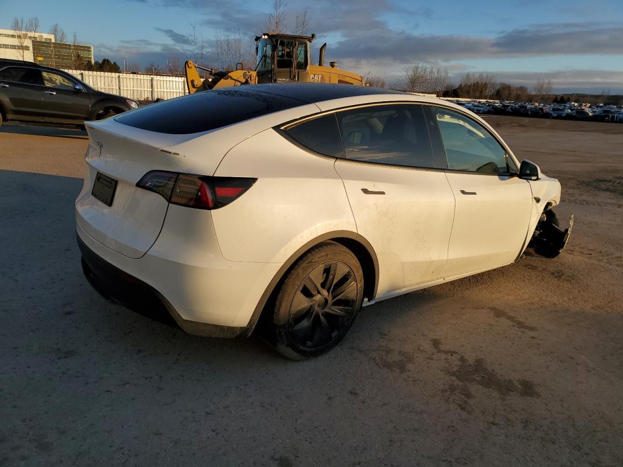 2024 TESLA MODEL Y - Фото 3