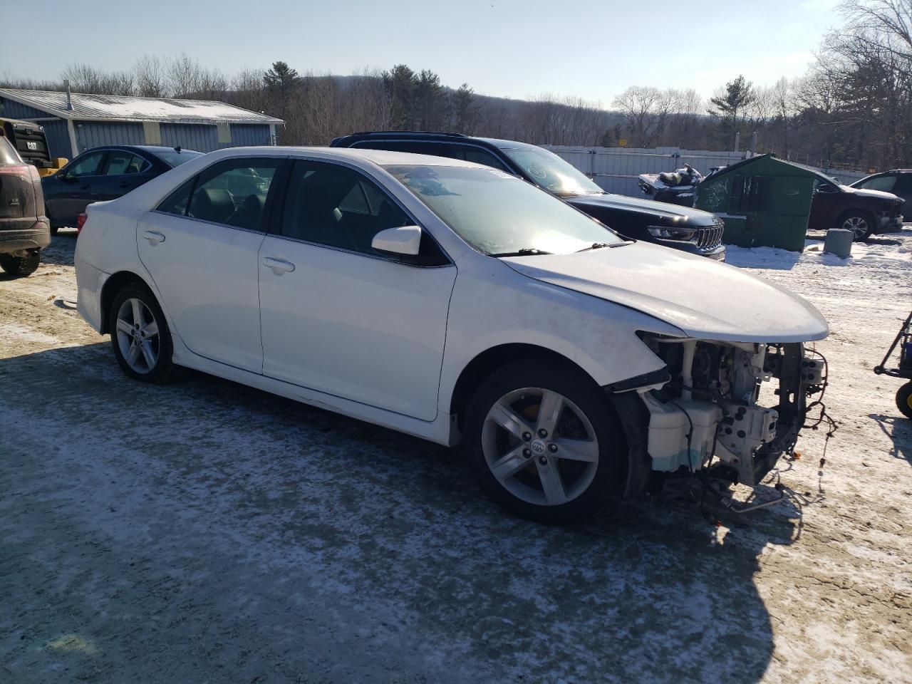 2014 TOYOTA CAMRY L - Image 4