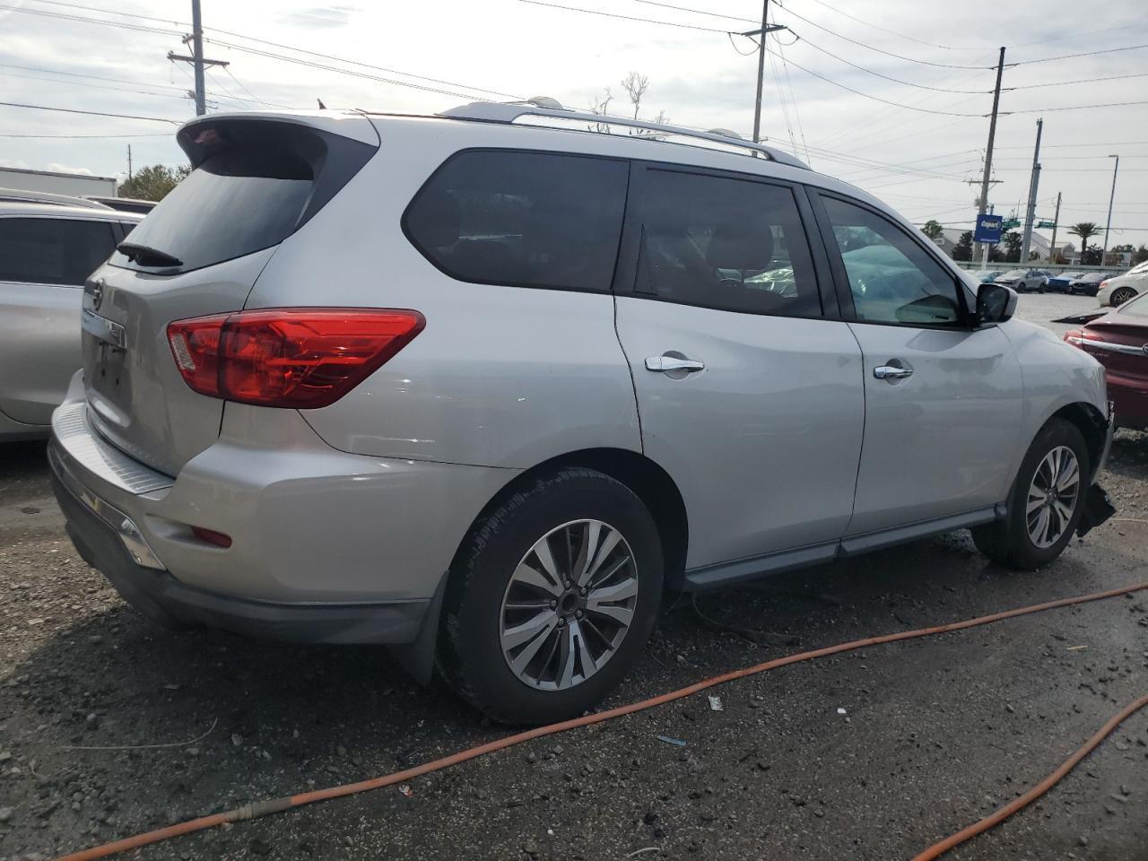 2017 NISSAN PATHFINDER - Фото 3
