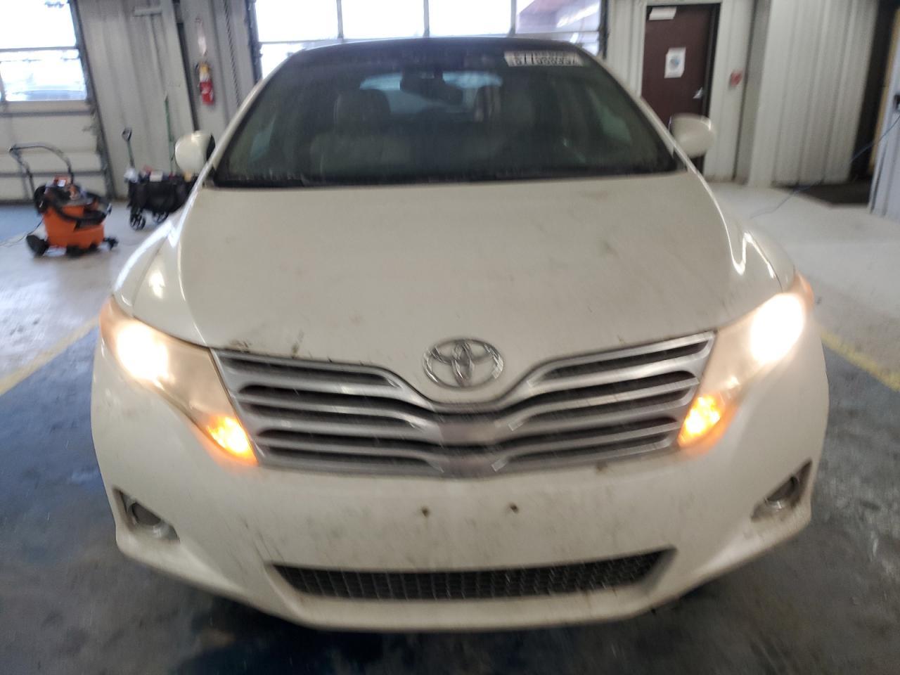 2011 TOYOTA VENZA - Фото 5