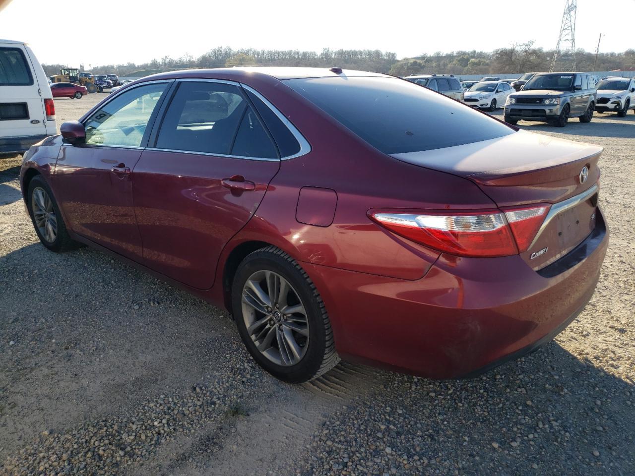 2015 TOYOTA CAMRY LE - Фото 2