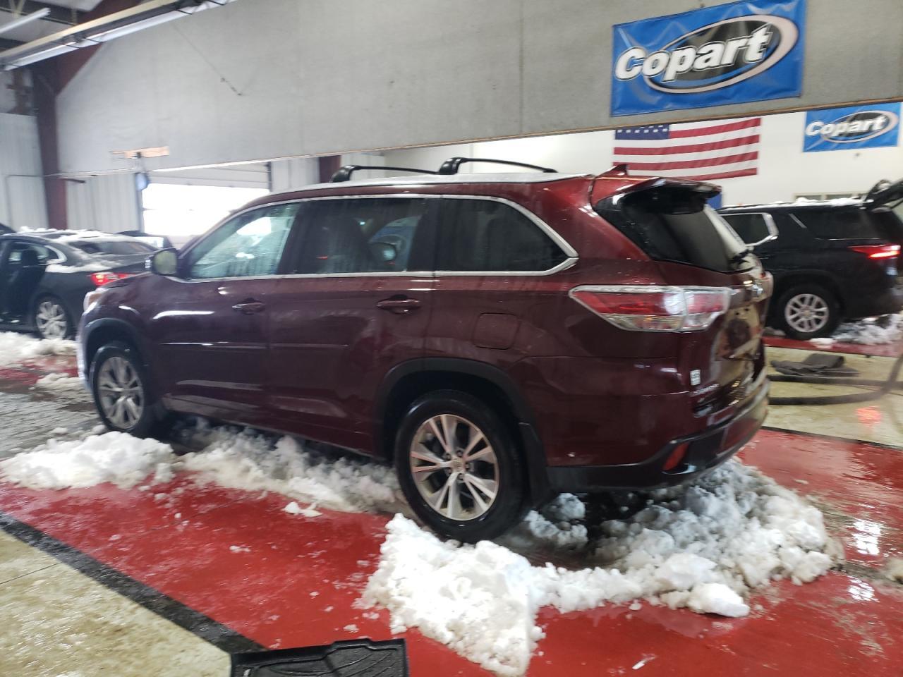 2015 TOYOTA HIGHLANDER - Image 2