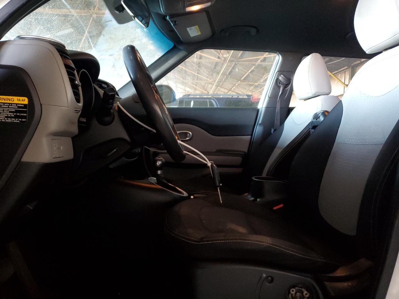 2016 KIA SOUL + - Image 7
