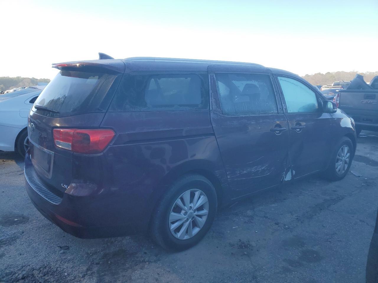 2016 KIA SEDONA LX - Фото 3