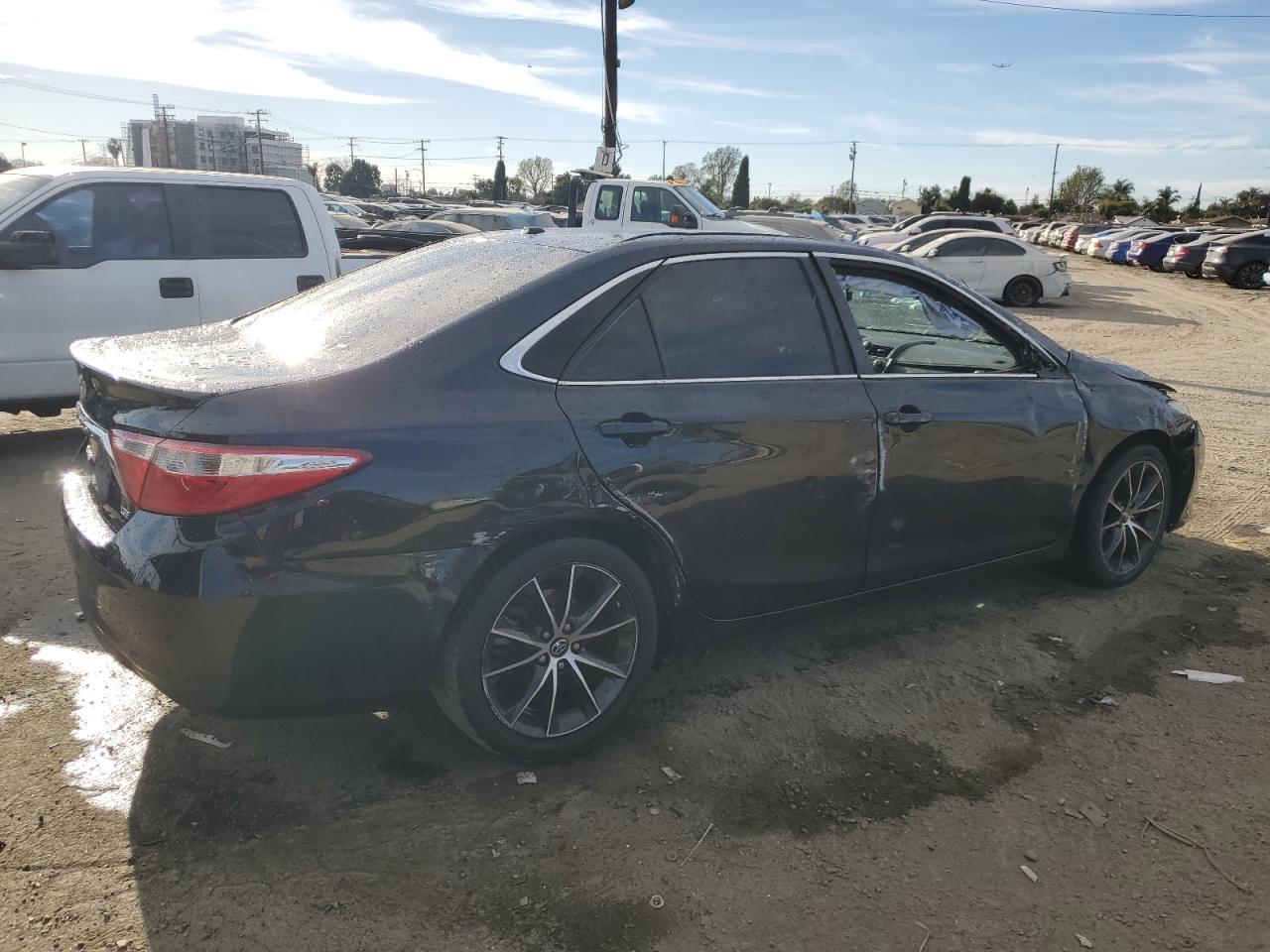 2017 TOYOTA CAMRY LE - Фото 3
