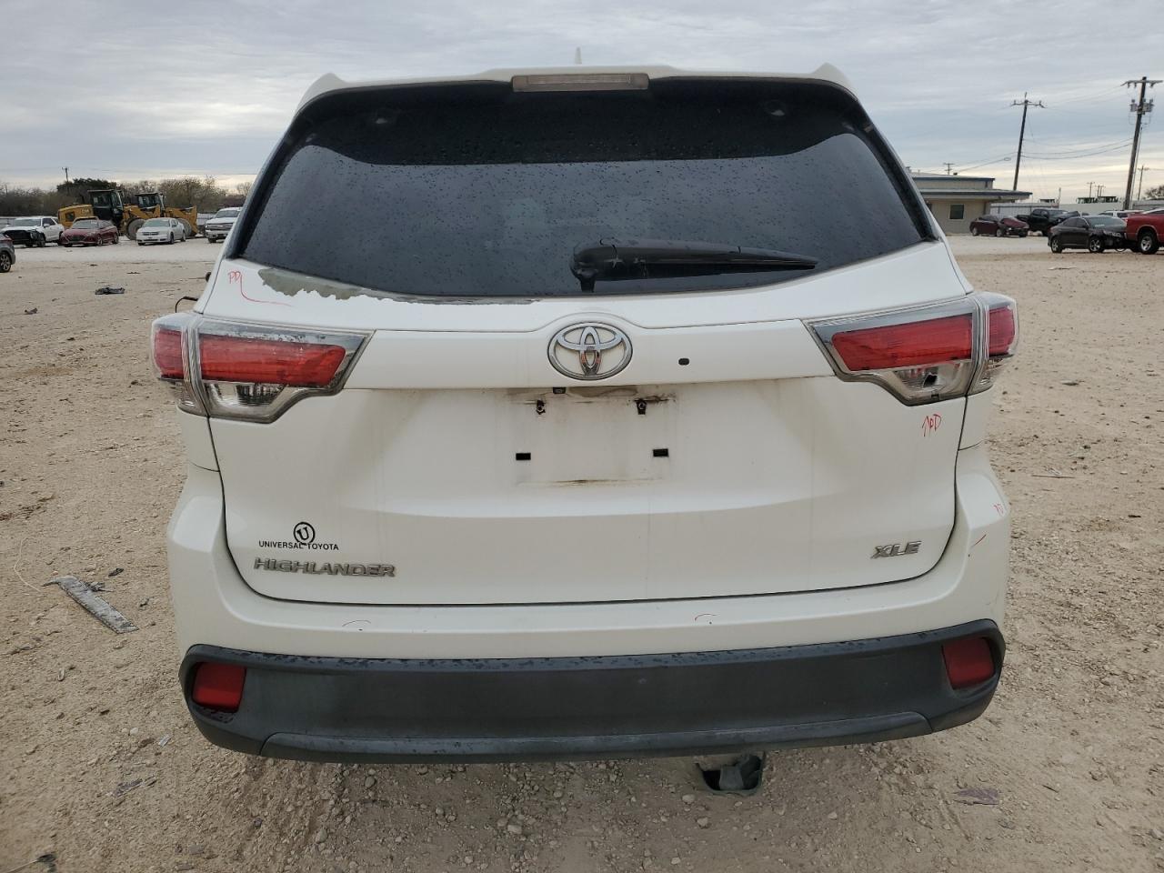 2015 TOYOTA HIGHLANDER - Image 6
