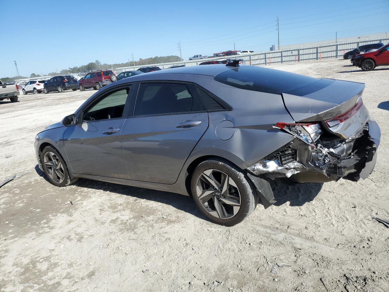 2023 HYUNDAI ELANTRA SE - Фото 2