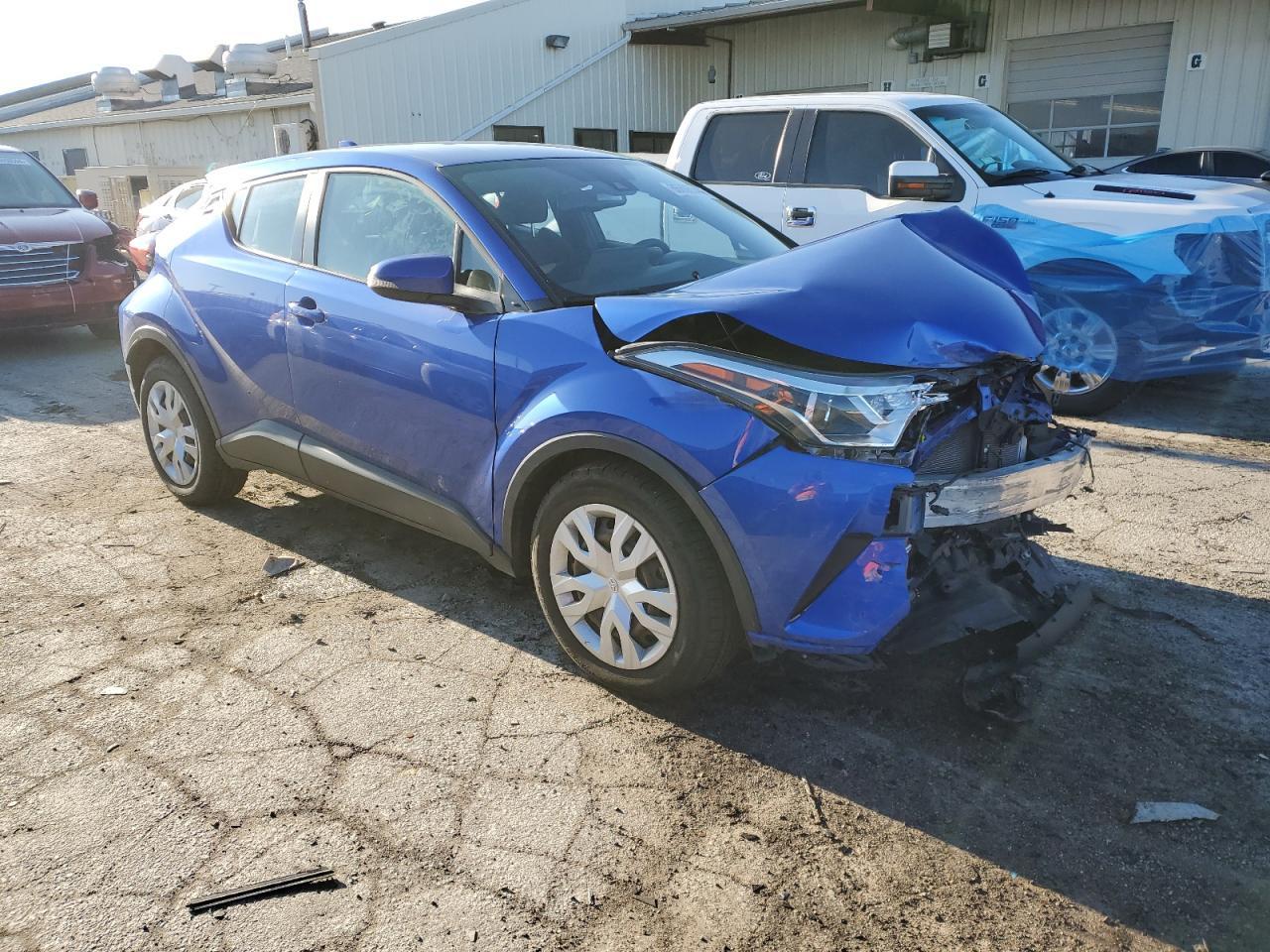 2019 TOYOTA C-HR XLE - Фото 4