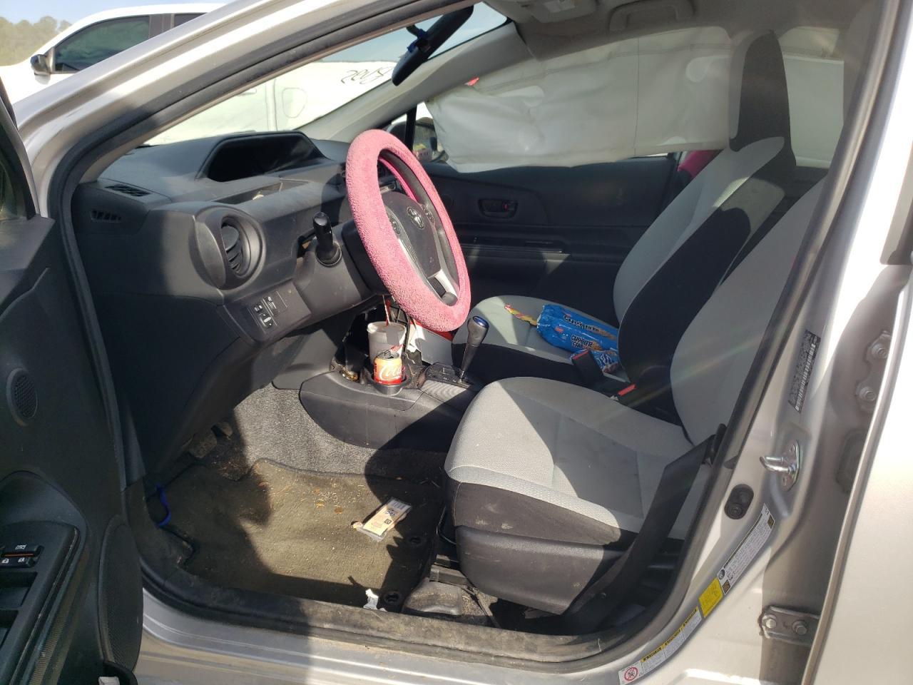 2016 TOYOTA PRIUS C - Image 7