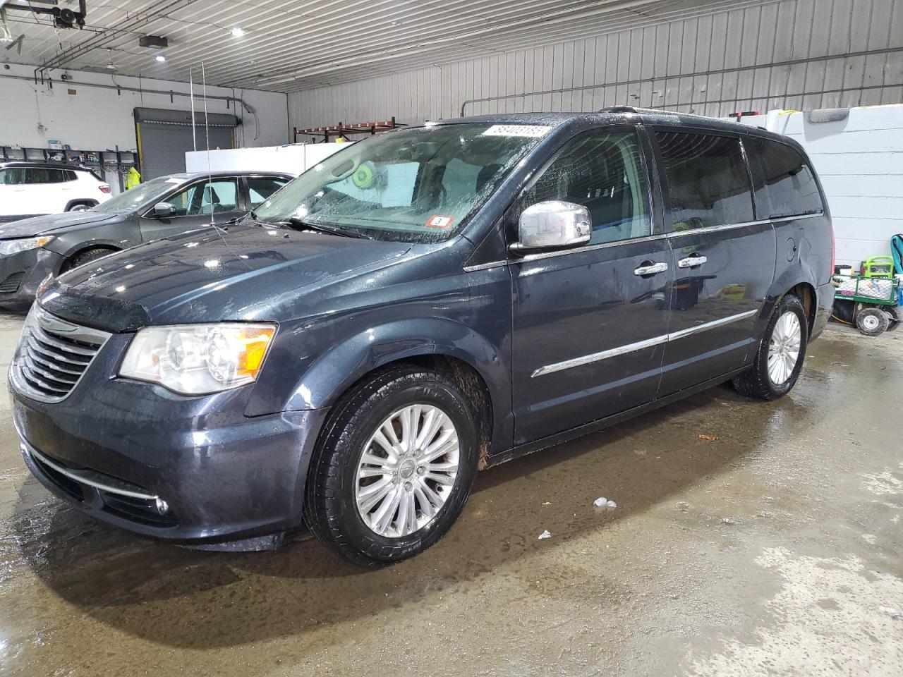 2014 CHRYSLER TOWN & COU