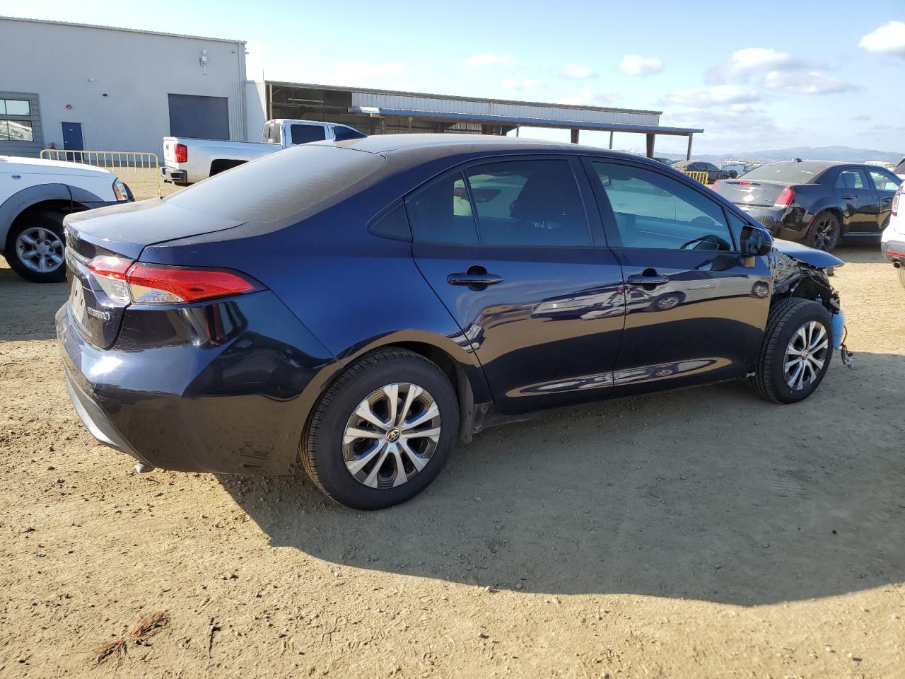 2022 TOYOTA COROLLA LE - Фото 3