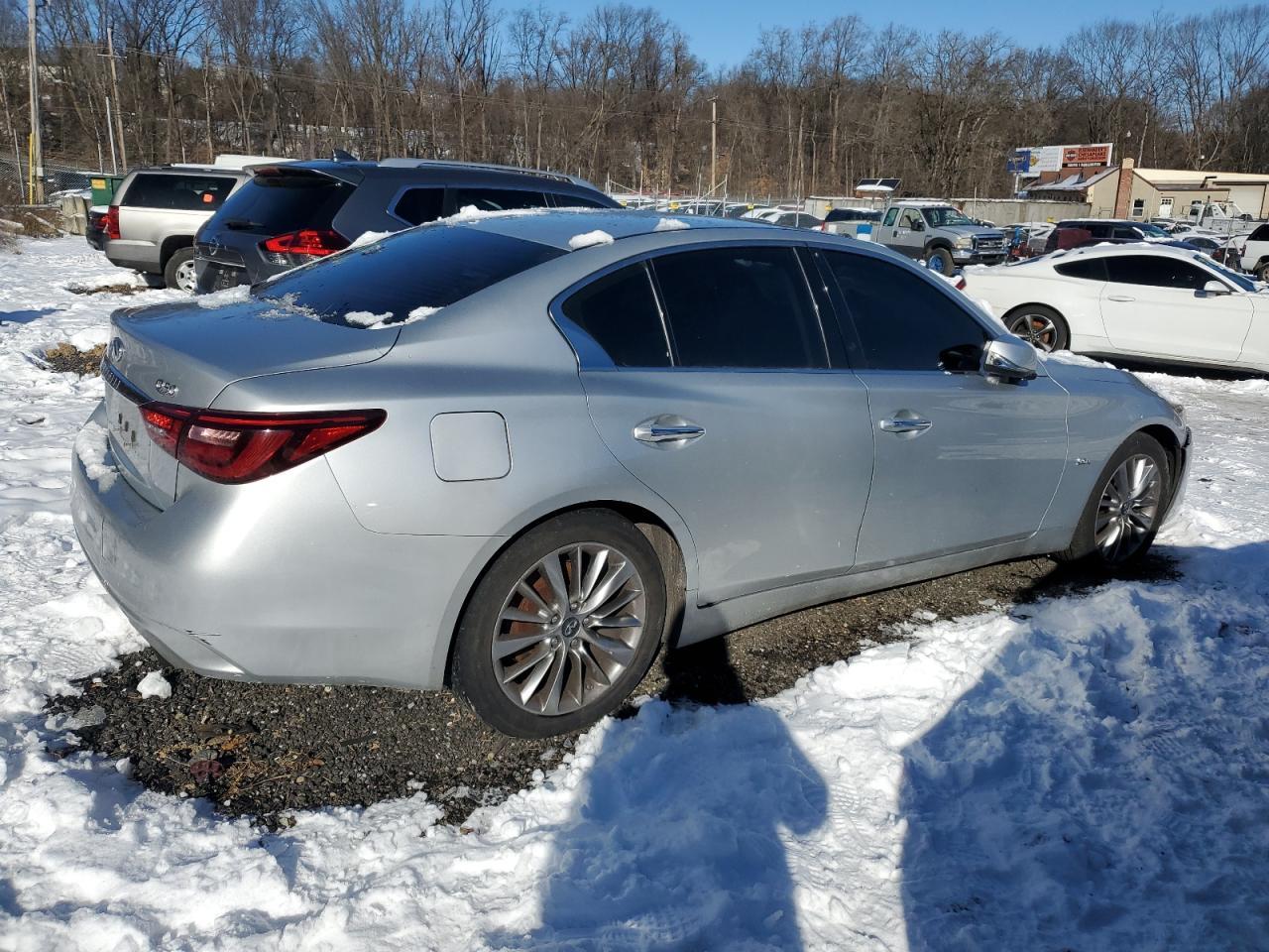 2018 INFINITI Q50 LUXE - Фото 3