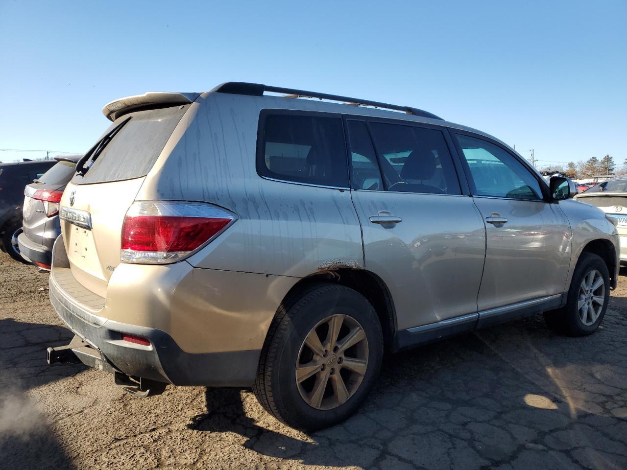2011 TOYOTA HIGHLANDER - Фото 3