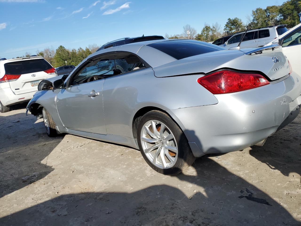 2011 INFINITI G37 BASE - Фото 2