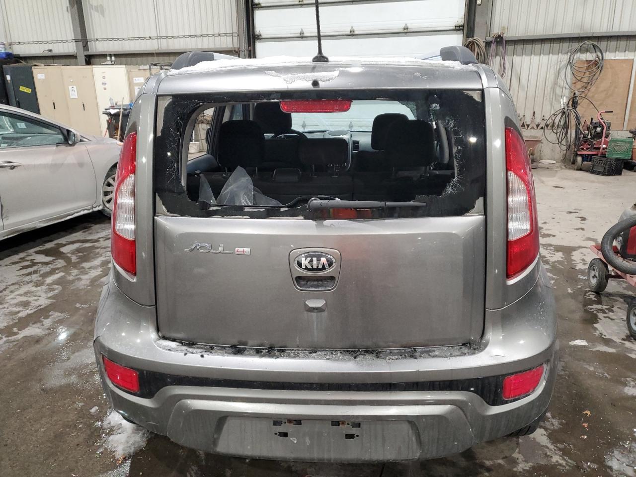2013 KIA SOUL + - Image 6
