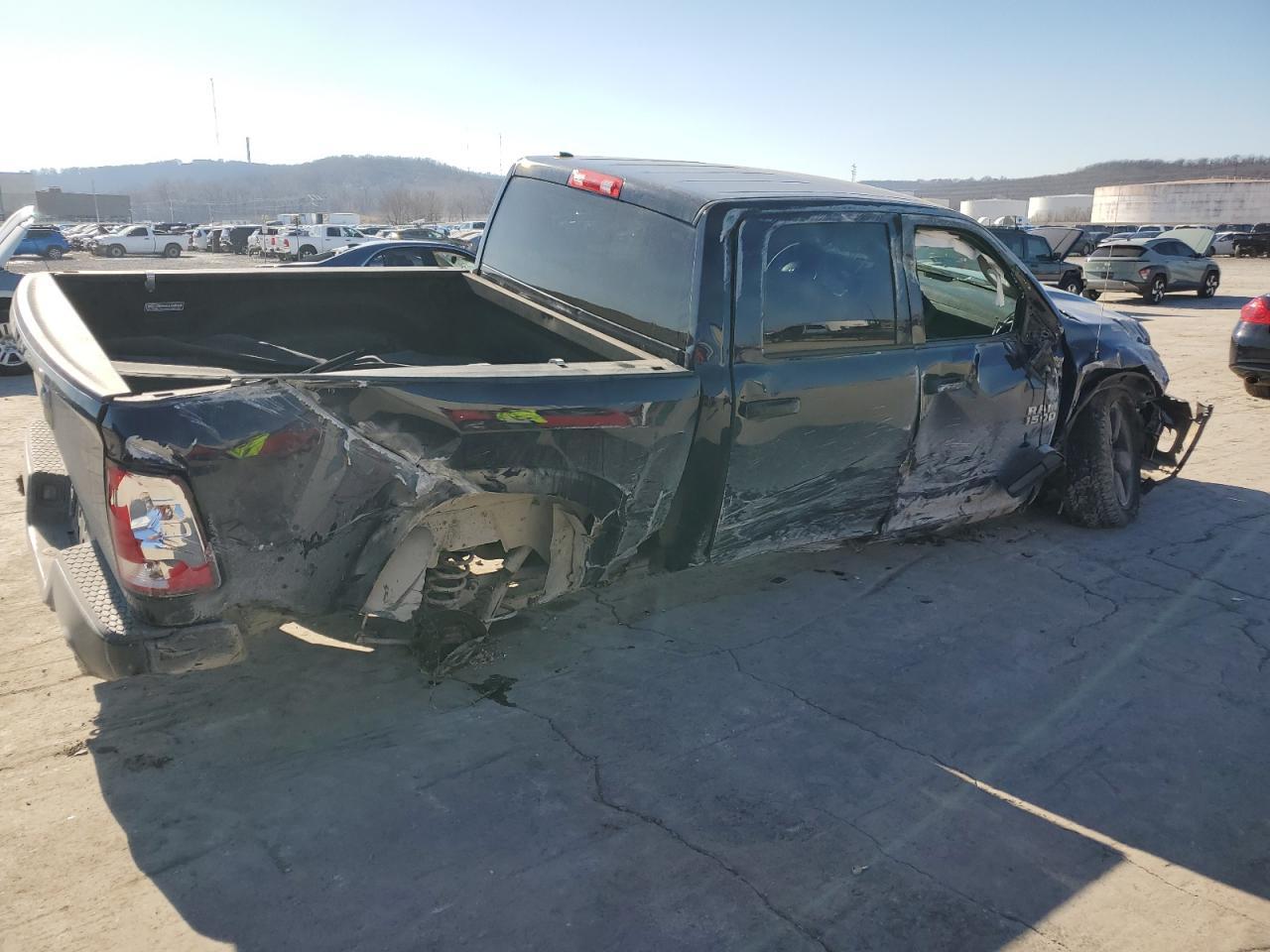 2018 RAM 1500 ST - Image 3