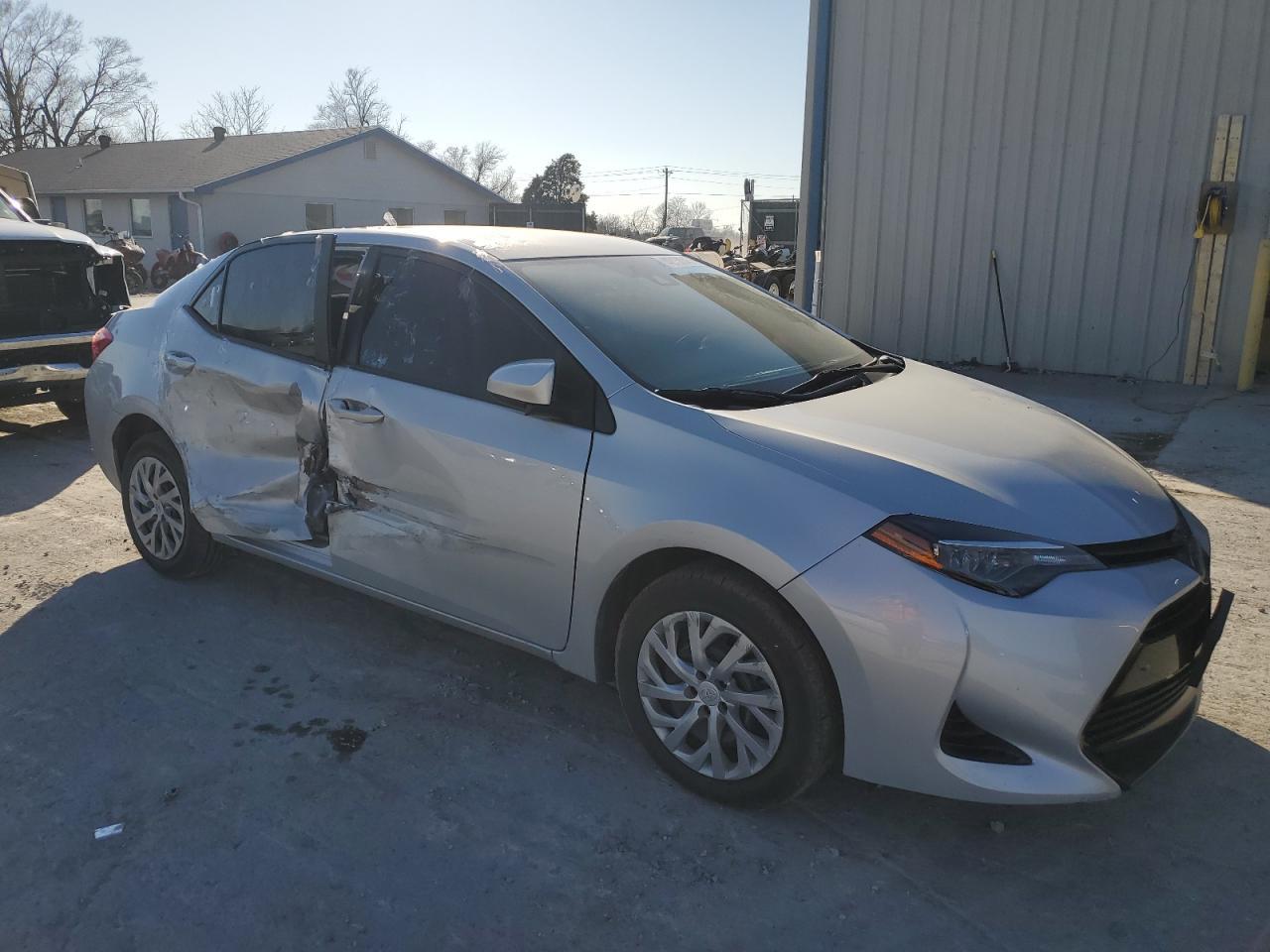 2019 TOYOTA COROLLA L - Фото 4