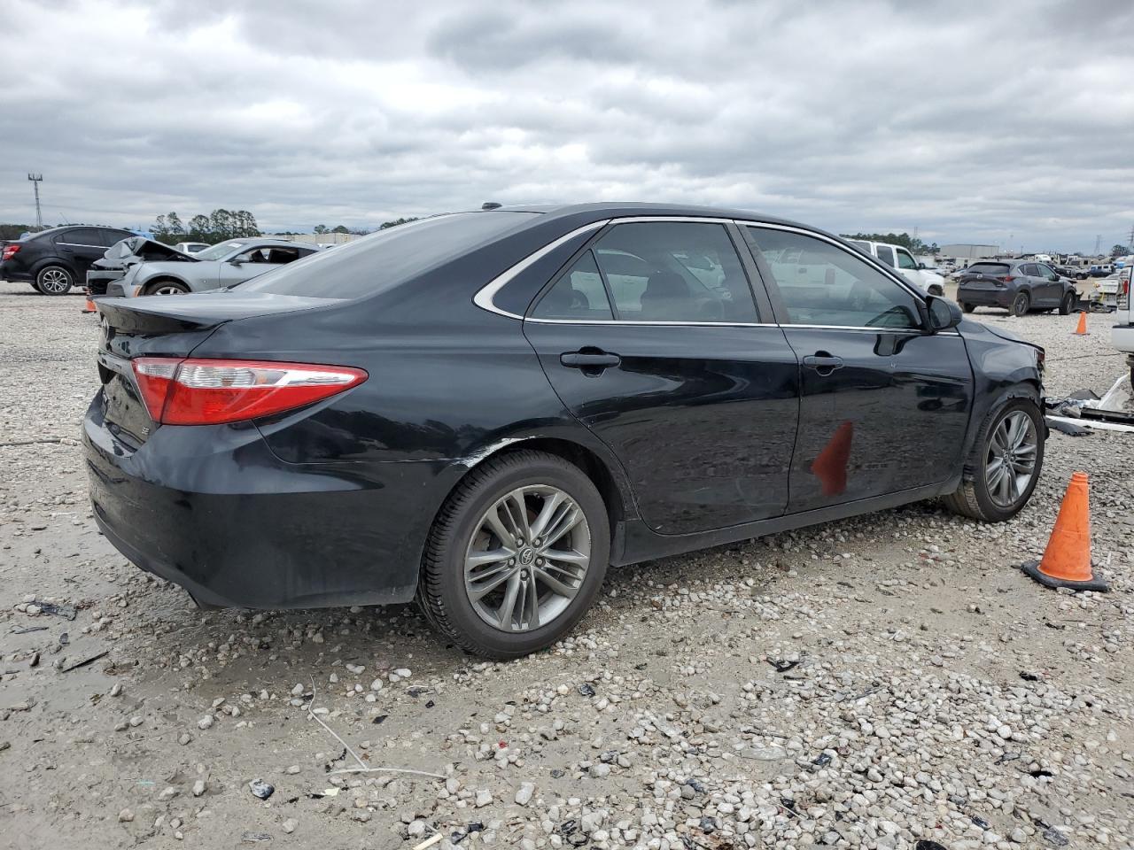 2015 TOYOTA CAMRY LE - Фото 3