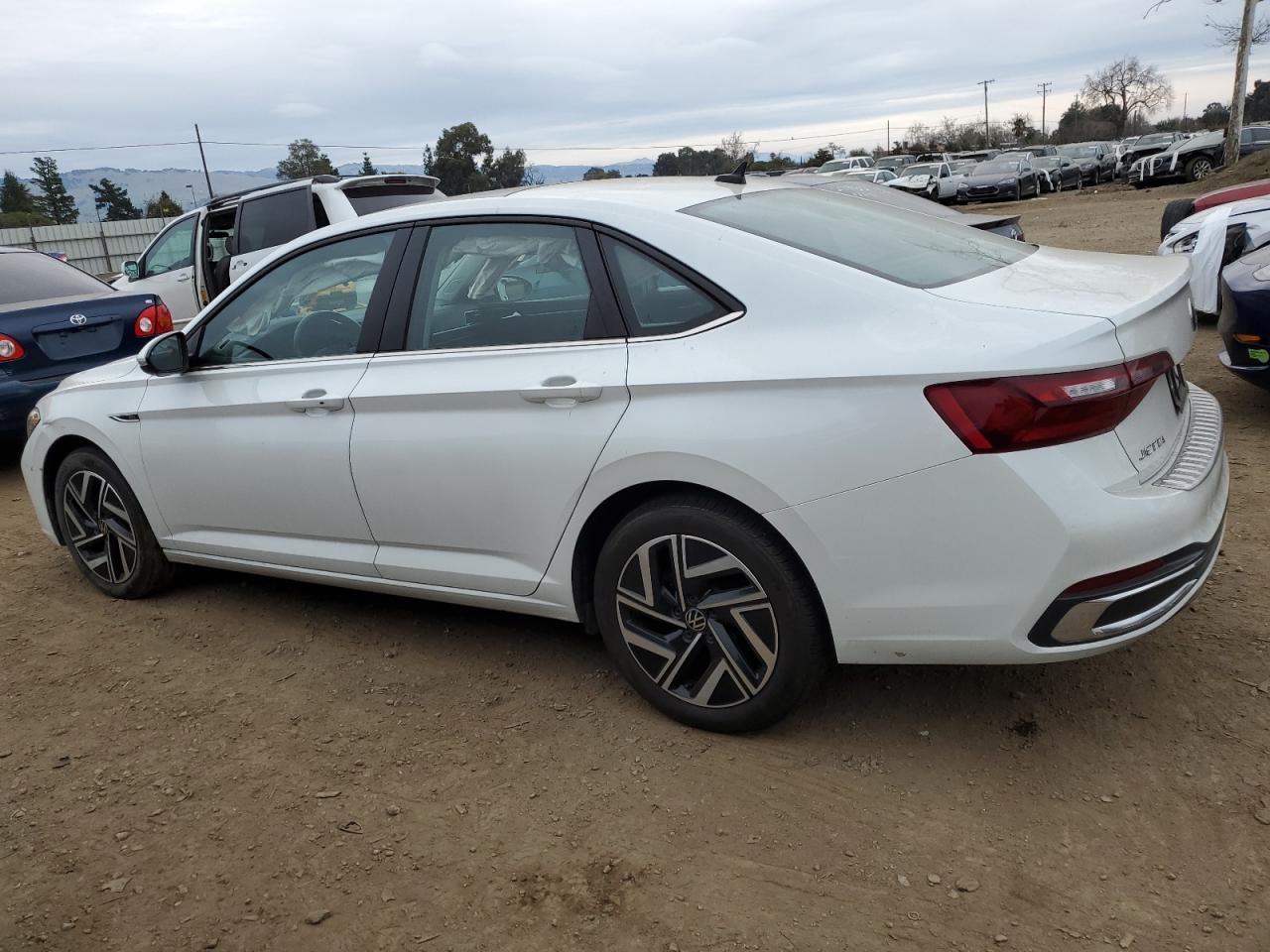 2023 VOLKSWAGEN JETTA SEL - Image 2