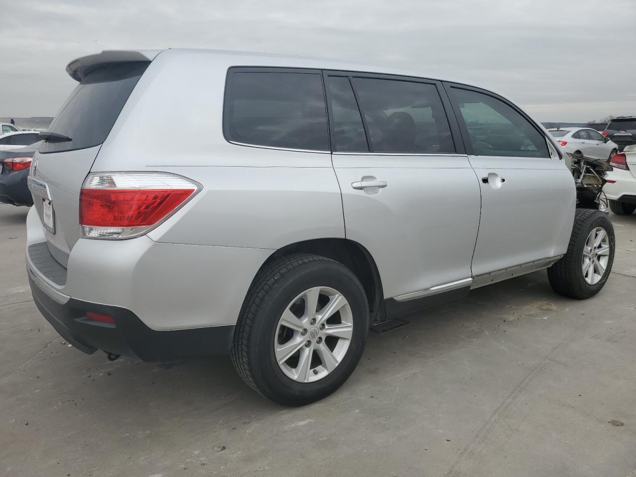 2011 TOYOTA HIGHLANDER - Фото 3
