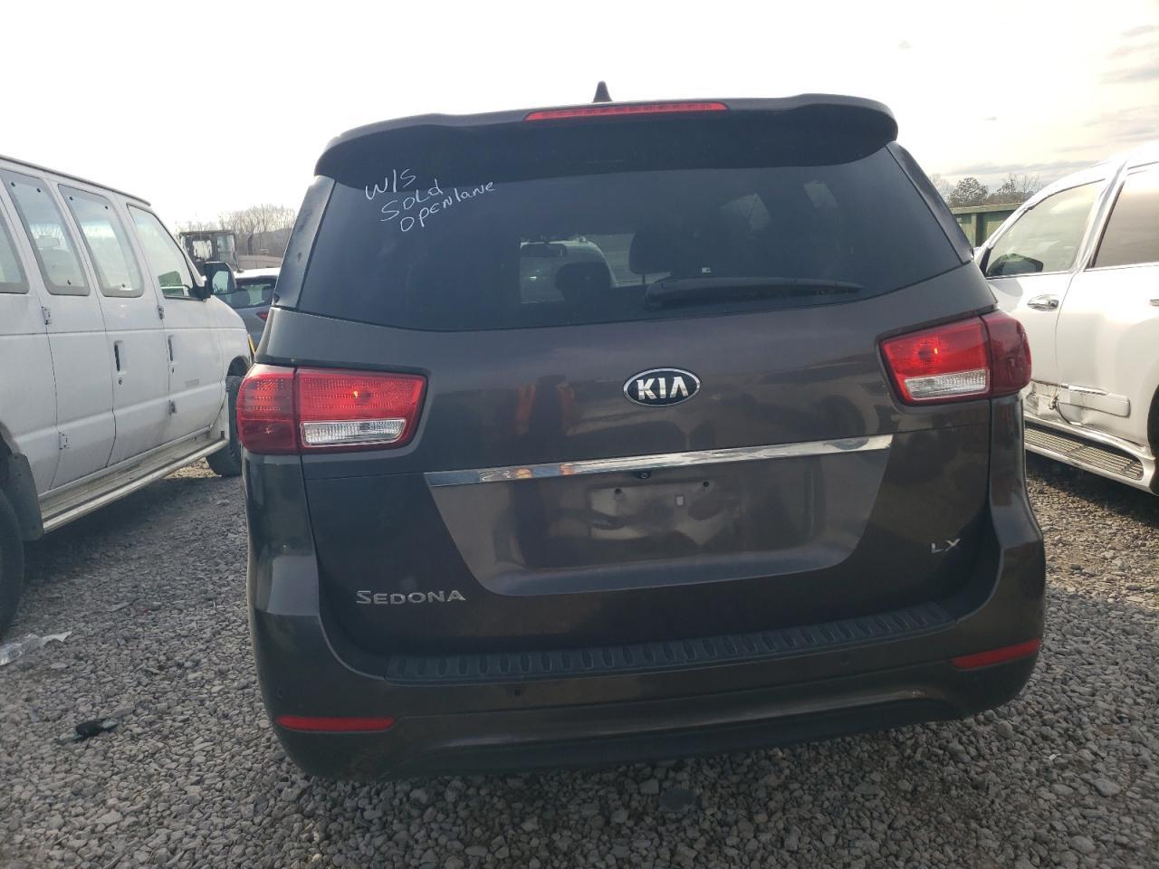 2016 KIA SEDONA LX - Image 6