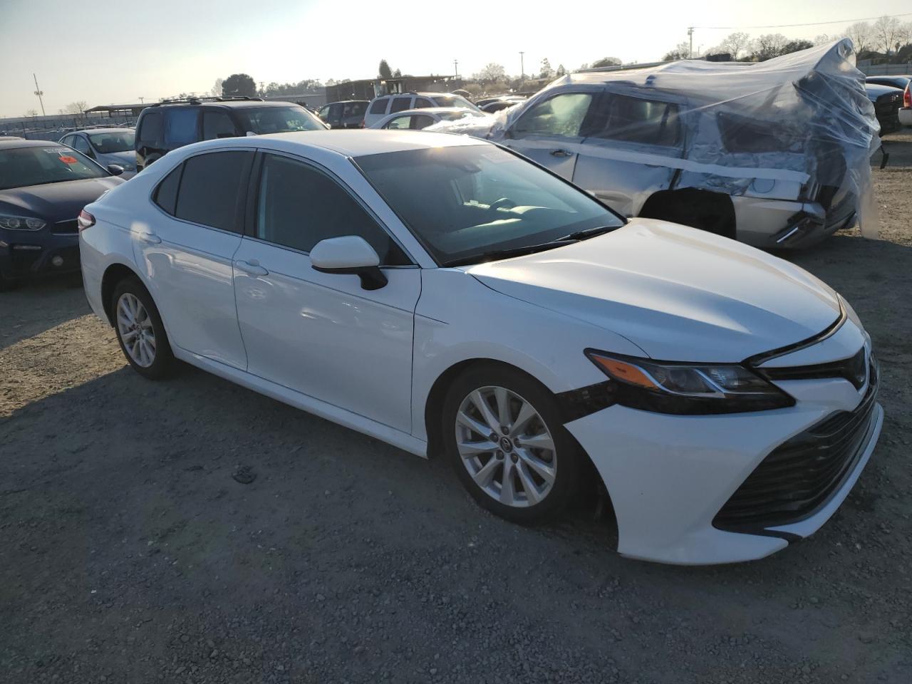 2019 TOYOTA CAMRY L - Фото 4