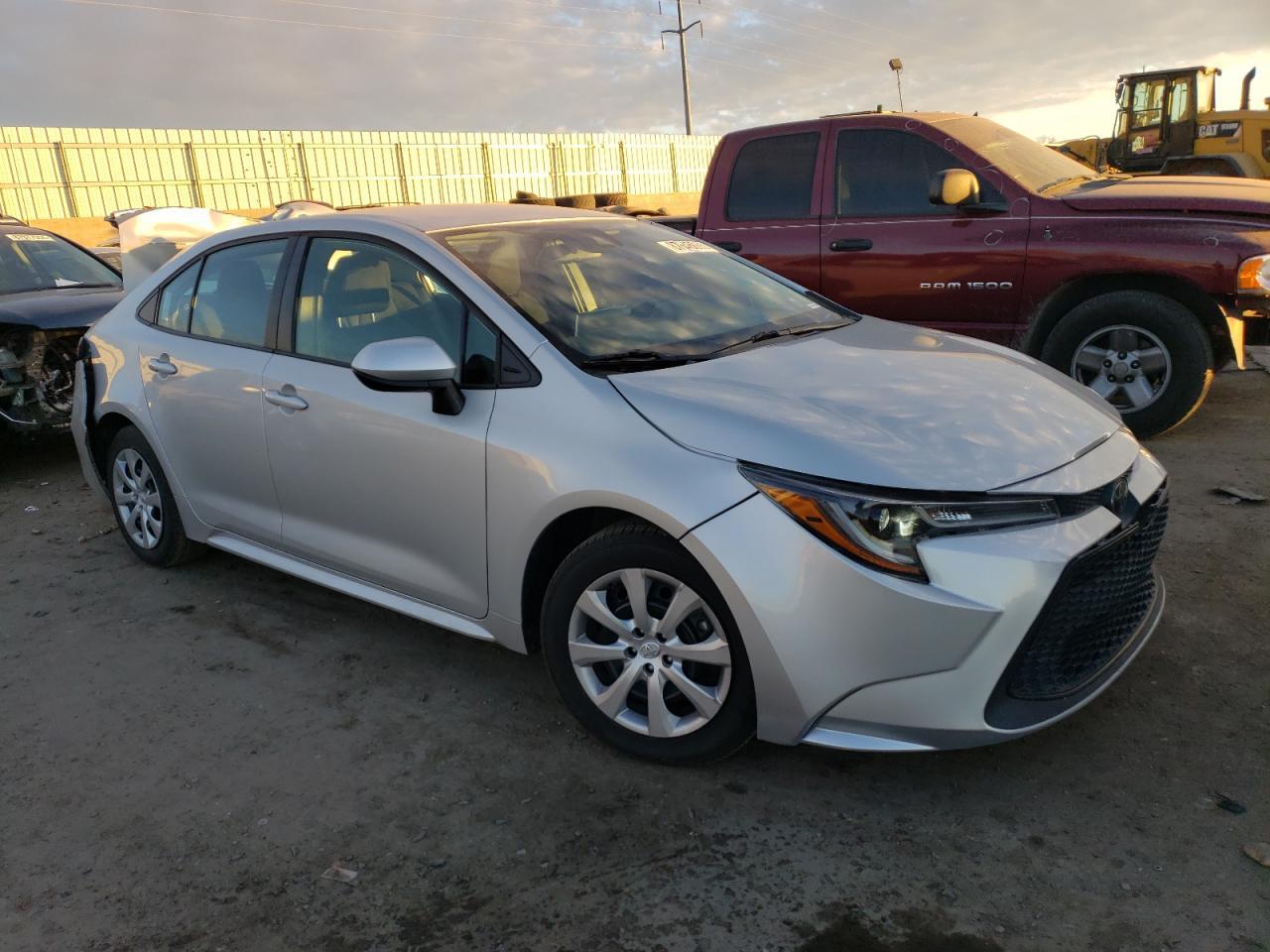 2021 TOYOTA COROLLA LE - Фото 4