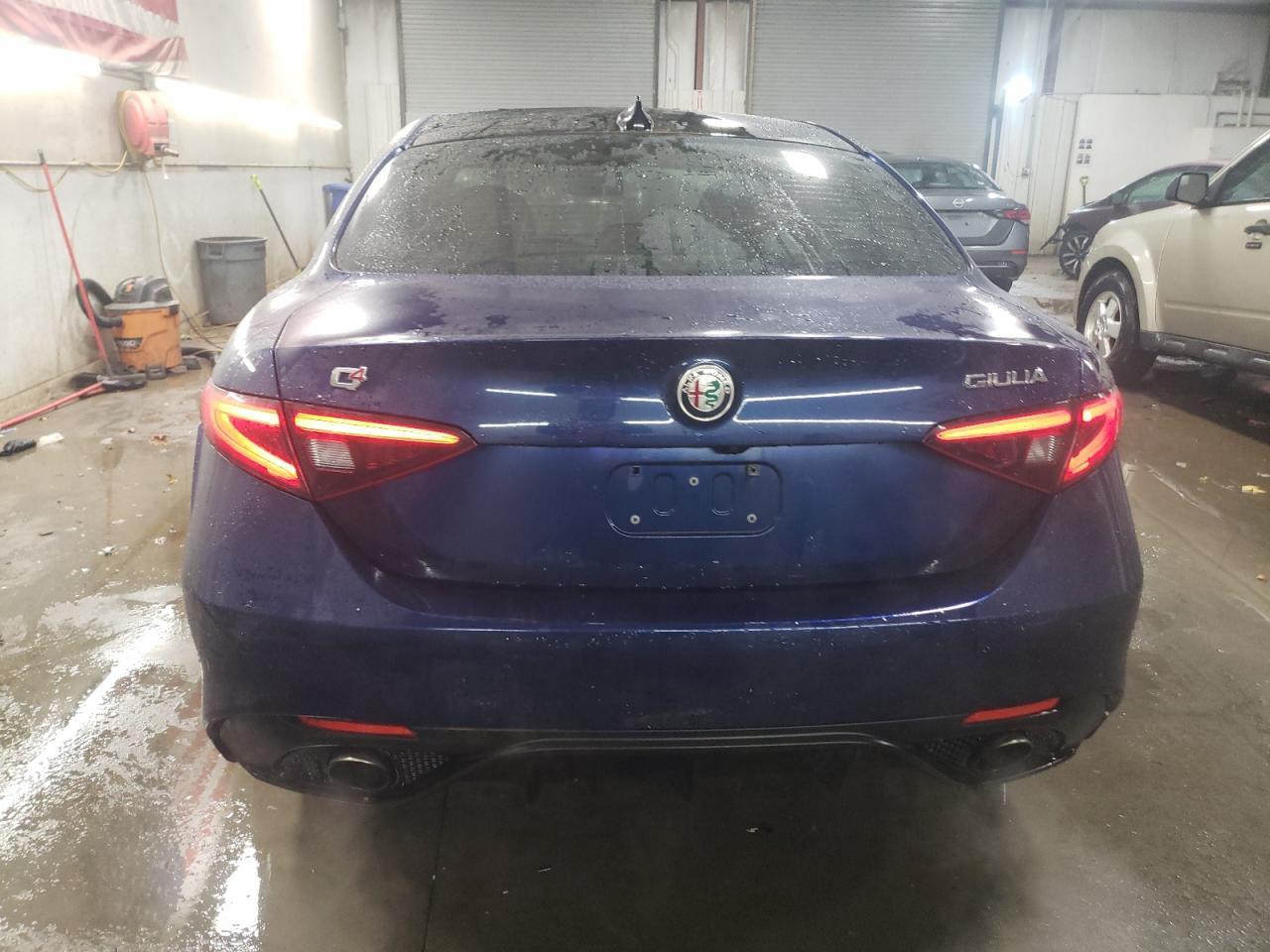 2017 ALFA ROMEO GIULIA TI - Фото 6
