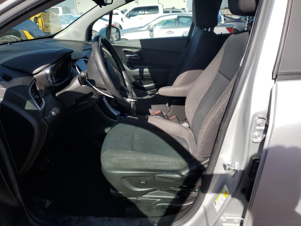 2021 CHEVROLET TRAX LS - Image 7