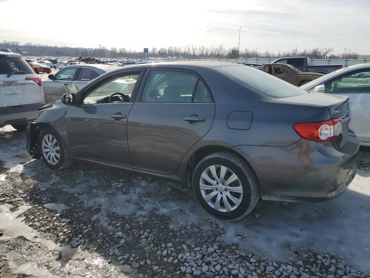 2013 TOYOTA COROLLA BA - Фото 2