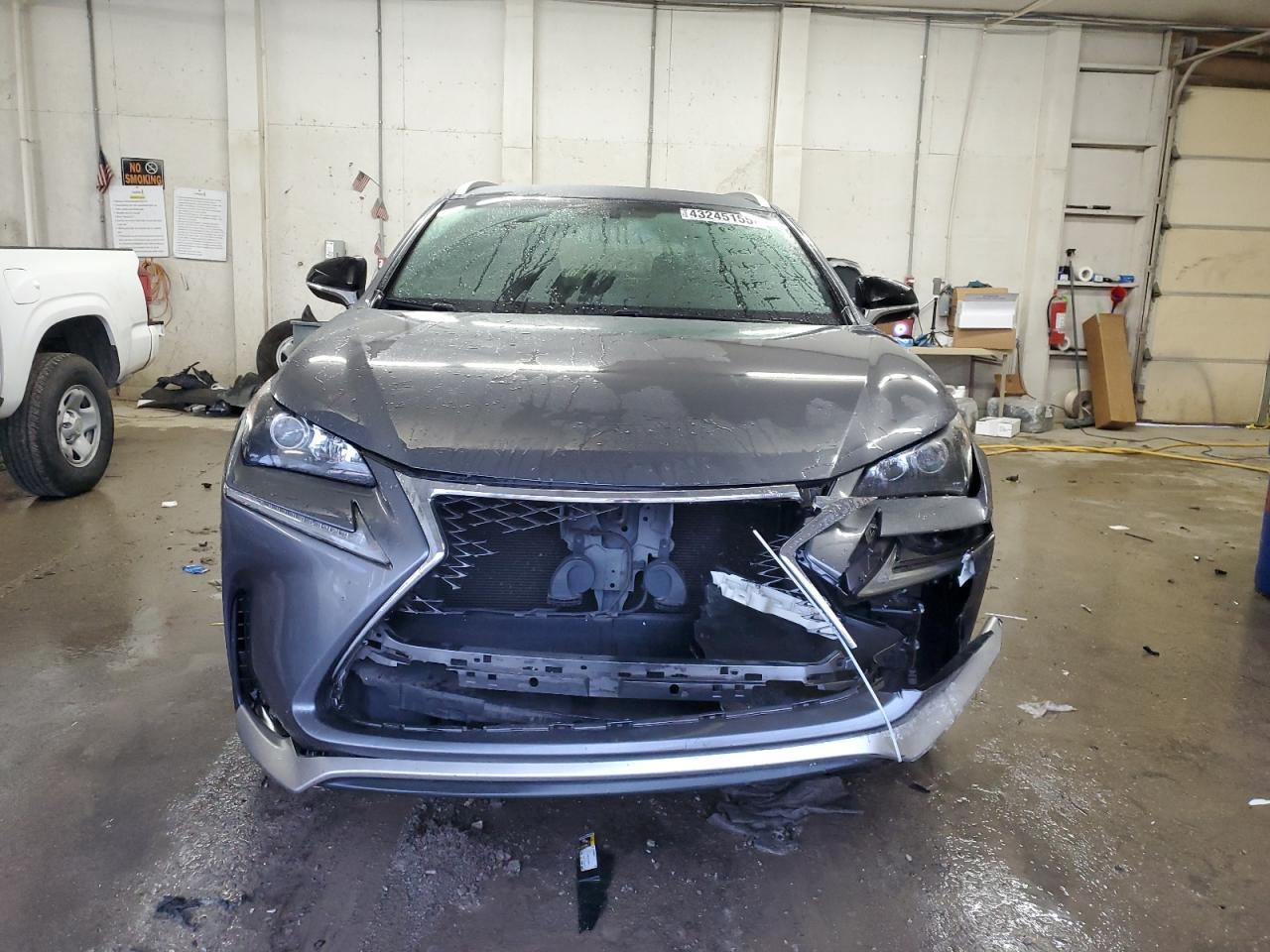2017 LEXUS NX 200T BA - Фото 5
