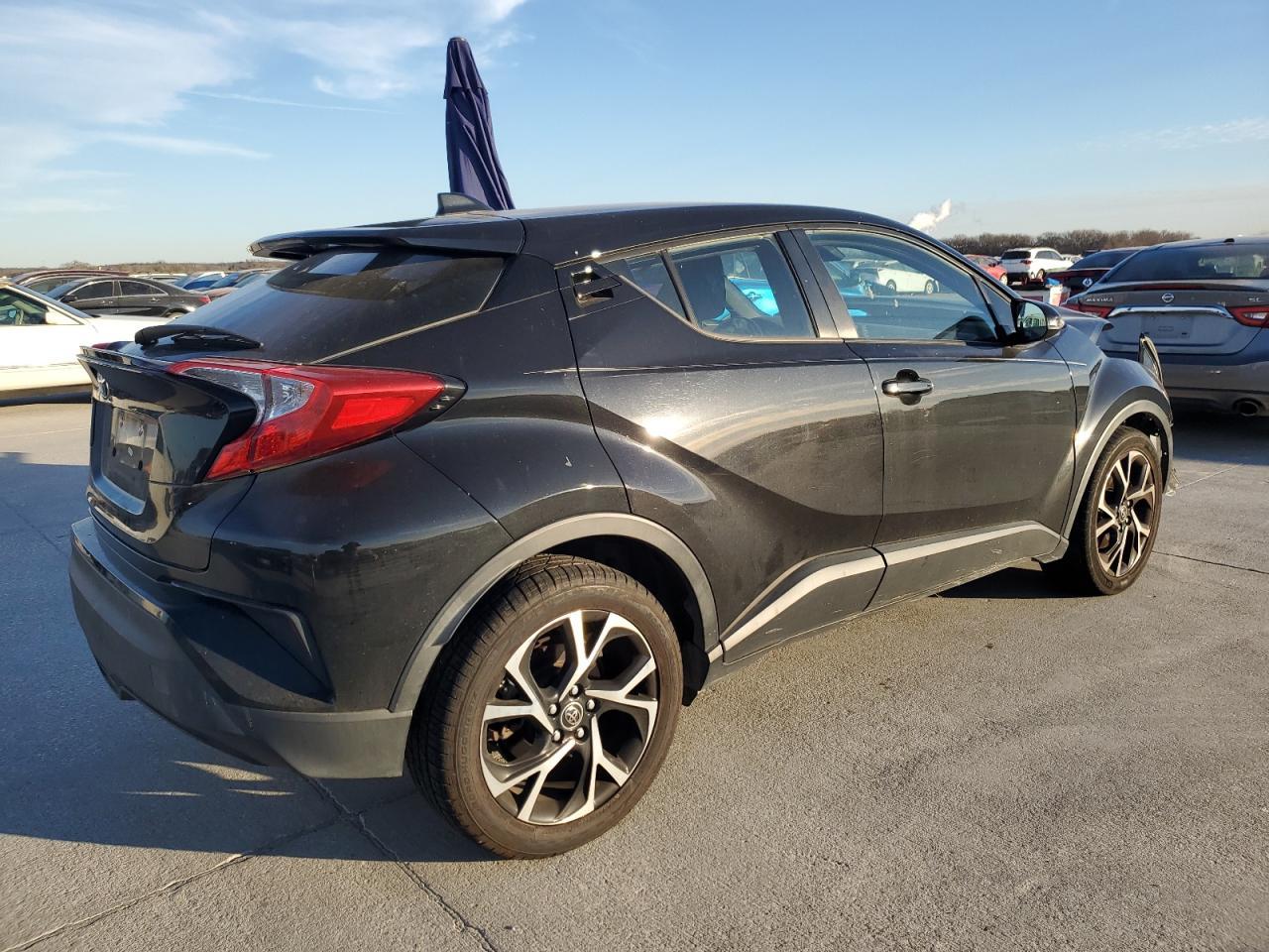 2019 TOYOTA C-HR XLE - Фото 3