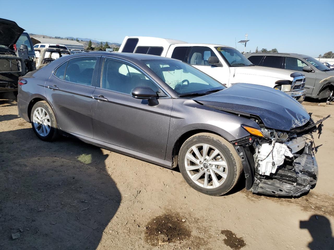 2023 TOYOTA CAMRY LE - Фото 4