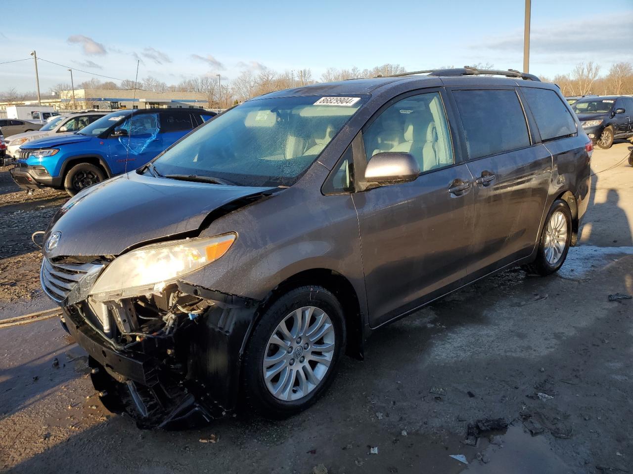 2011 TOYOTA SIENNA XLE