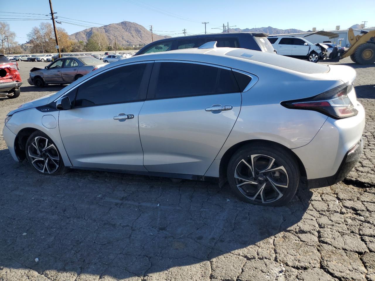 2017 CHEVROLET VOLT LT - Image 2