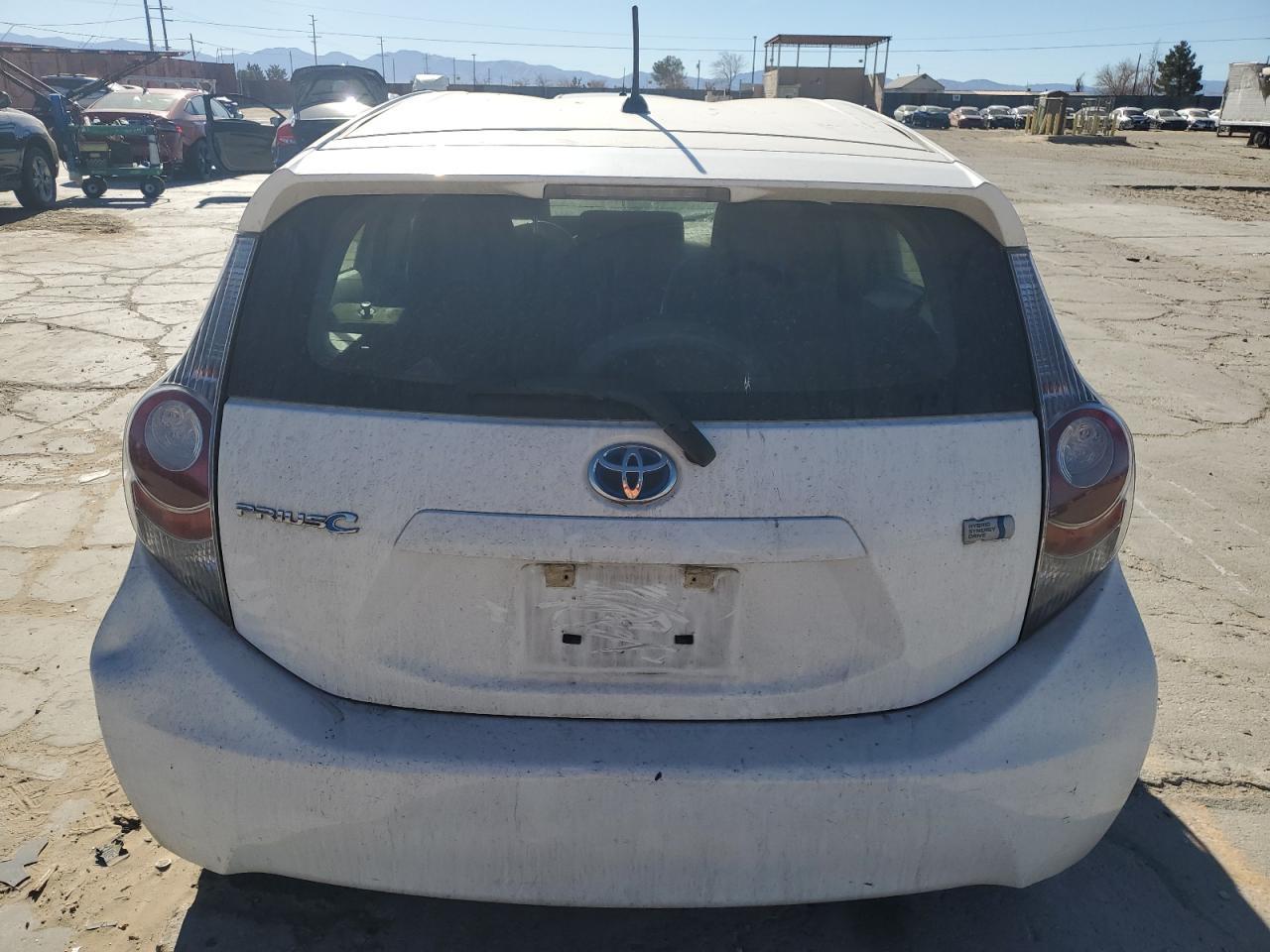 2013 TOYOTA PRIUS C - Image 6