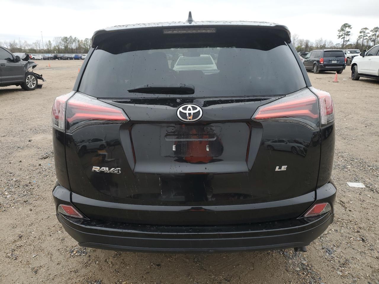 2018 TOYOTA RAV4 LE - Image 6
