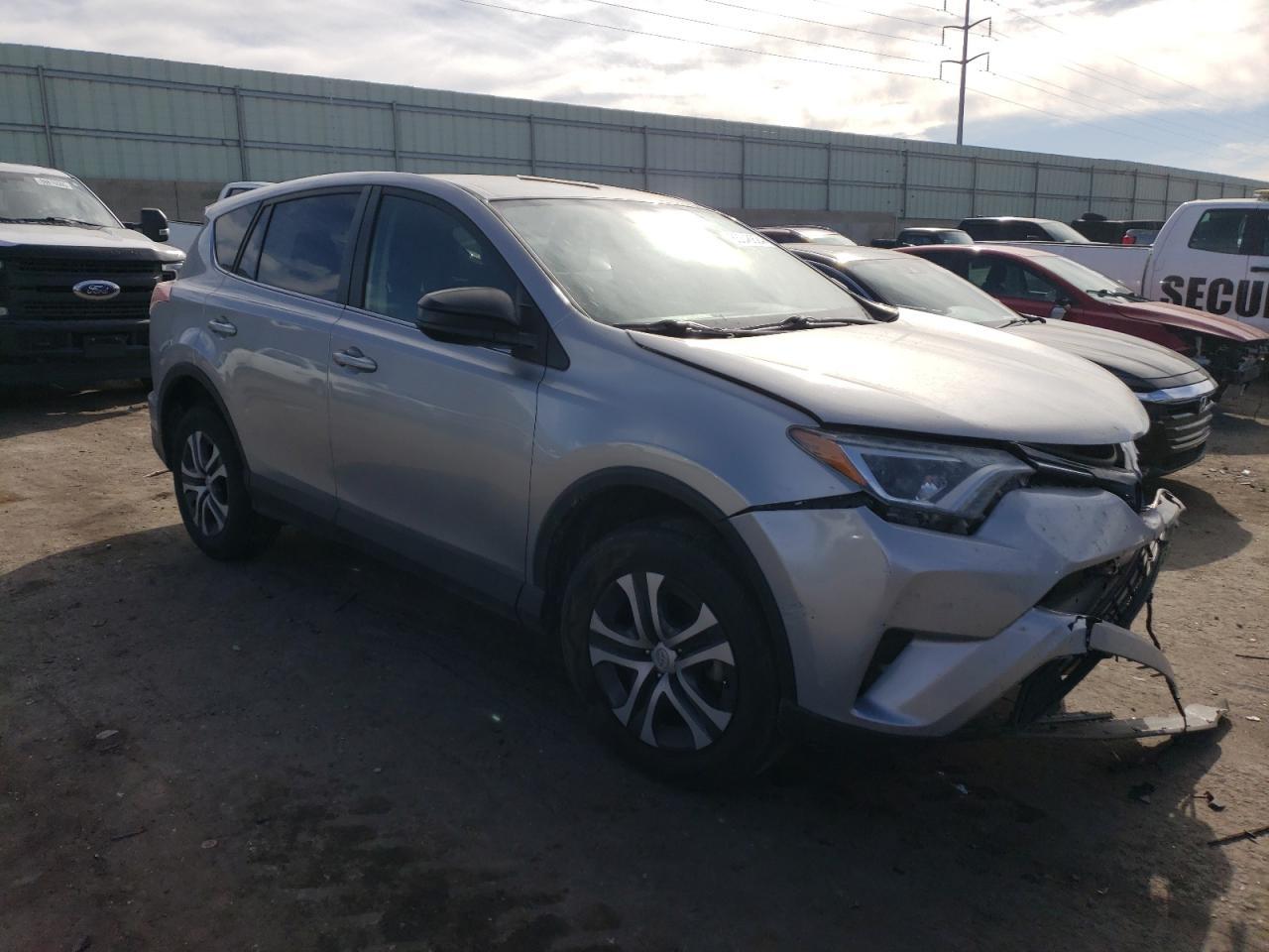 2018 TOYOTA RAV4 LE - Фото 4