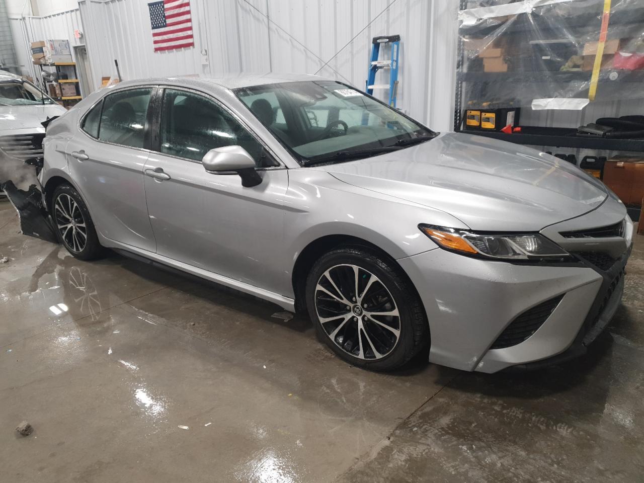 2020 TOYOTA CAMRY SE - Фото 4