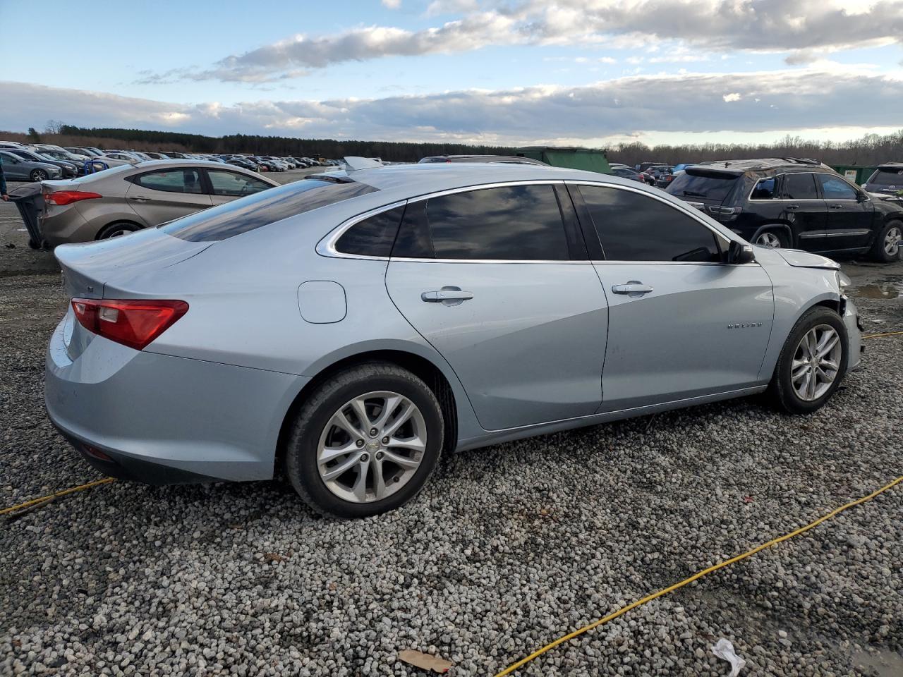 2017 CHEVROLET MALIBU LT - Image 3