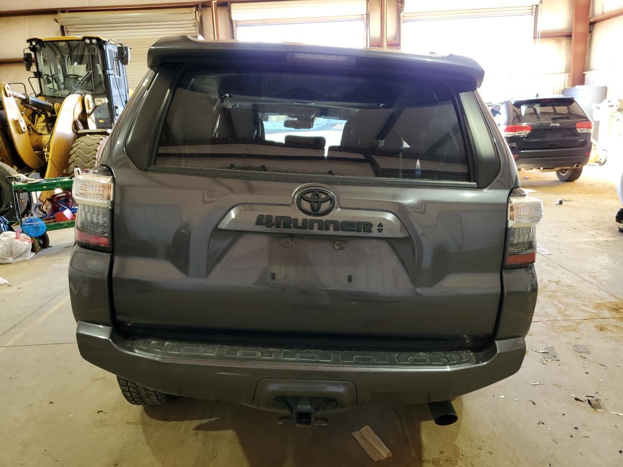 2020 TOYOTA 4RUNNER SR - Image 6