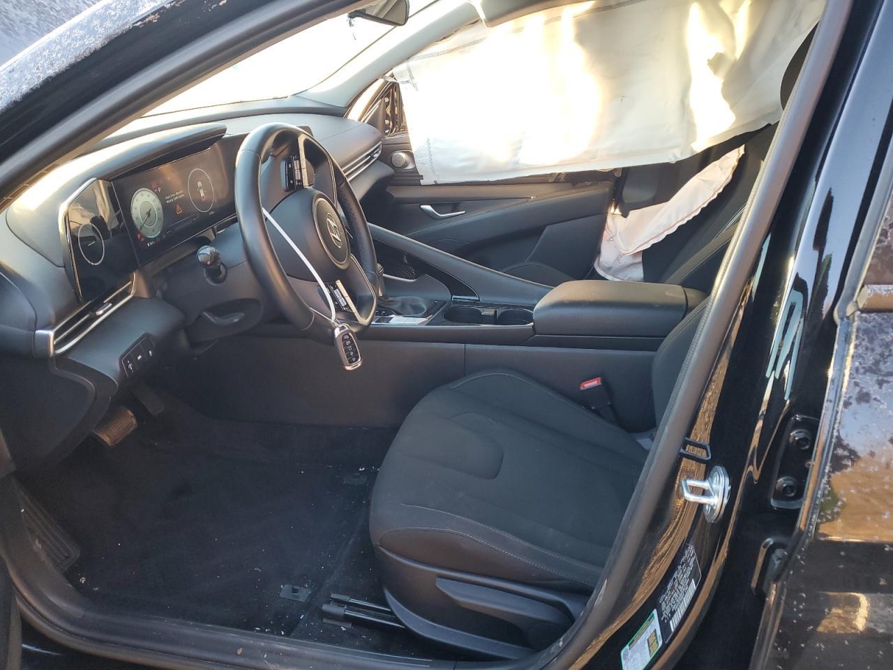2023 HYUNDAI ELANTRA SE - Image 7